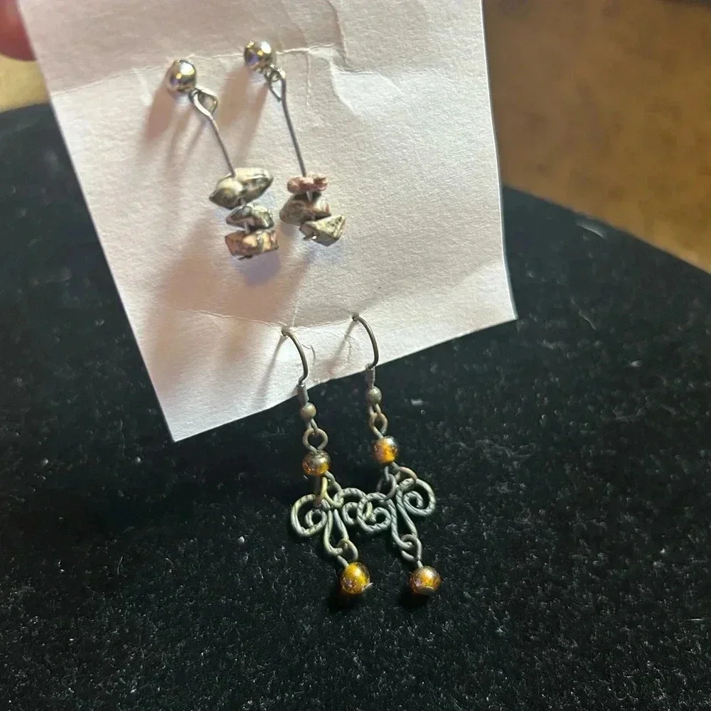 2 pair of‎ brown stone earrings for pierced ears